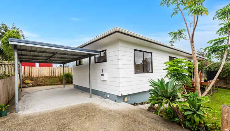 8B Nikau Place, Parahaki