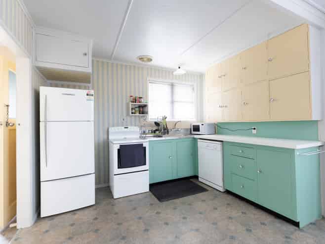 24 Clyde Crescent, Roslyn