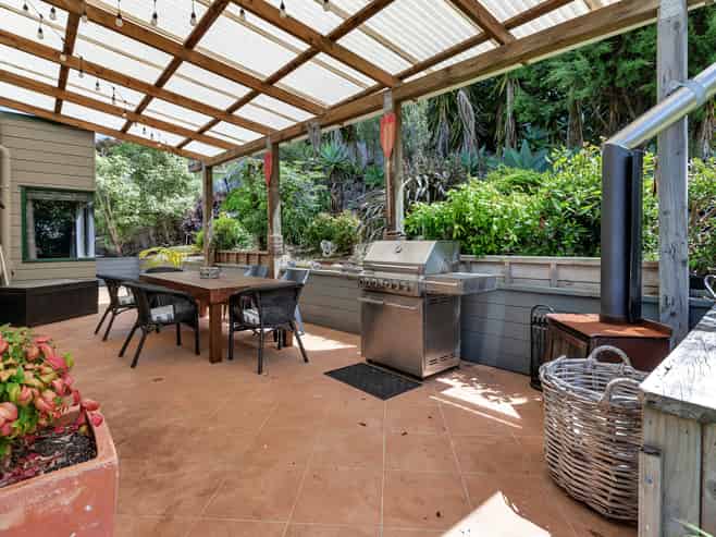 30 Magnolia Avenue, Kamo