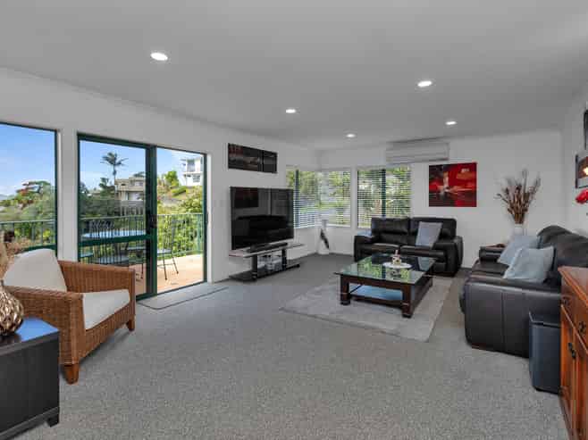 30 Magnolia Avenue, Kamo