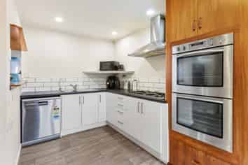 100 Peel Street, Westport