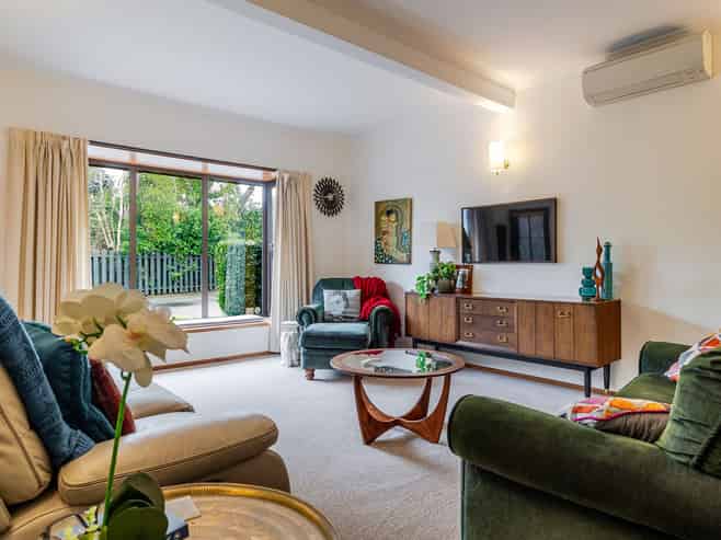 869B Main Street, Roslyn