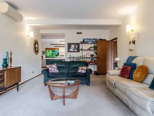 869B Main Street, Roslyn