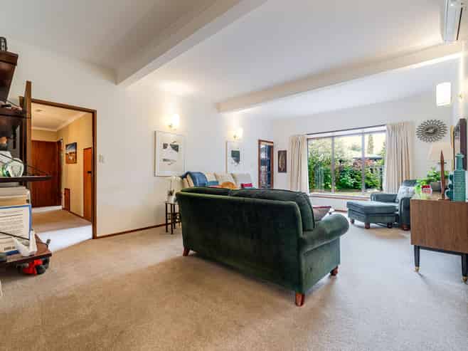 869B Main Street, Roslyn