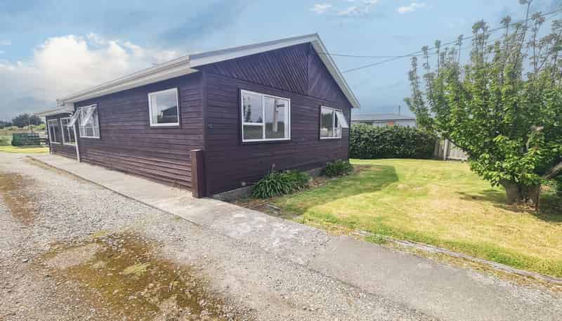 16 Napier Street, Riverton