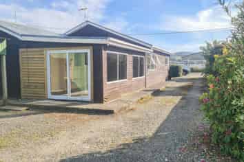 16 Napier Street, Riverton