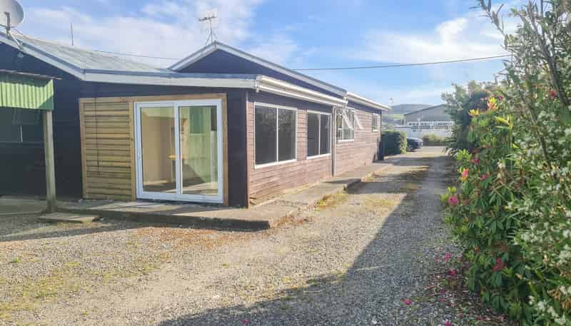 16 Napier Street, Riverton