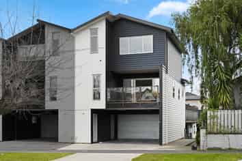 1/14 Hammond Street, Hamilton Central