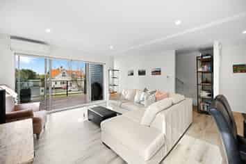 1/14 Hammond Street, Hamilton Central