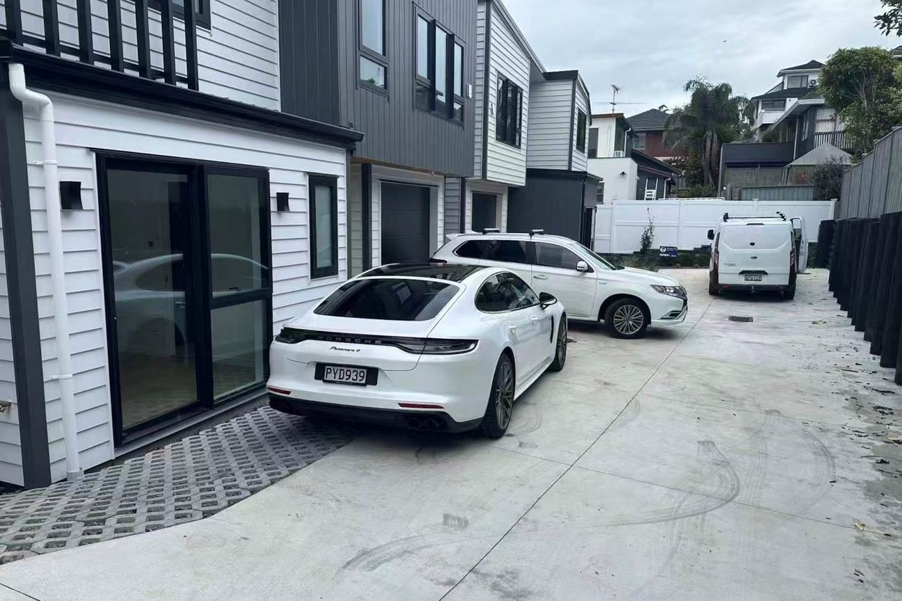 Macleans New 5 Bedroom – pohled 2