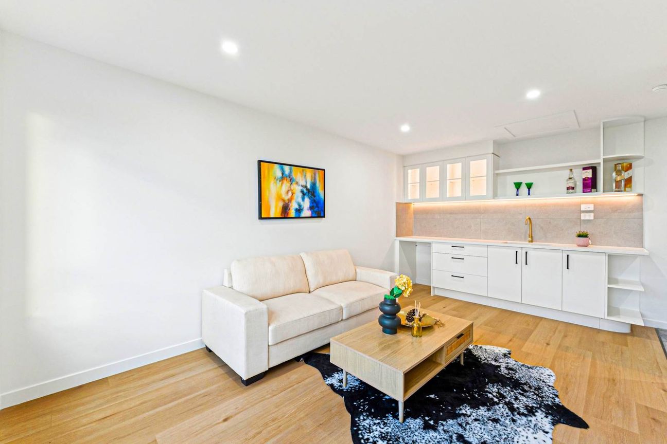 Macleans New 5 Bedroom – pohled 5