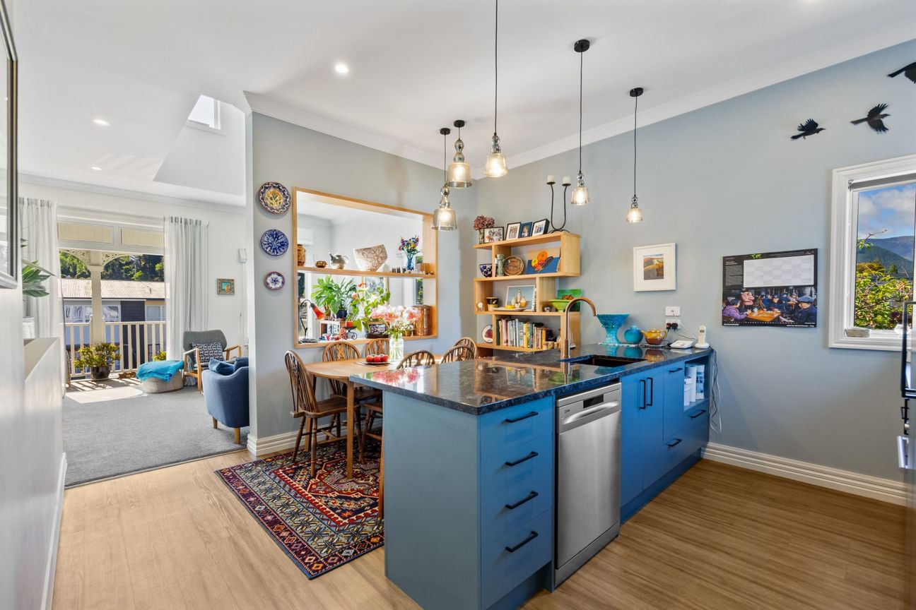Freehold City-Fringe Living – No Body Corporate - Fler