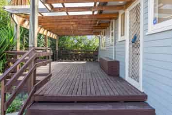 14 Tairere Crescent, Rosehill