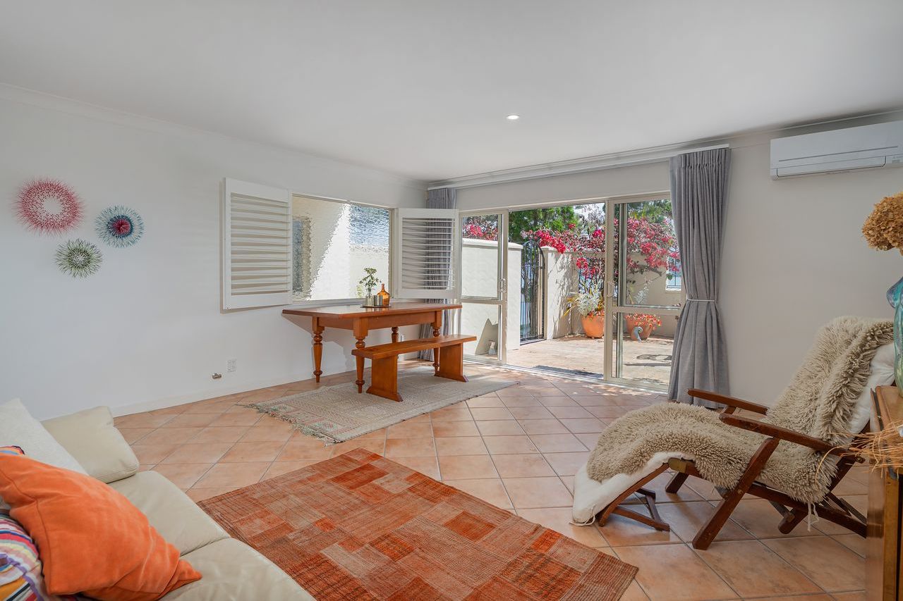 Waterfront Living at Its Finest - Visning 6