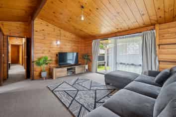 10 Jasper Grove, Birchville