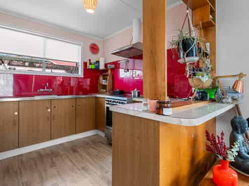 33A Kawaha Point Road, Fairy Springs