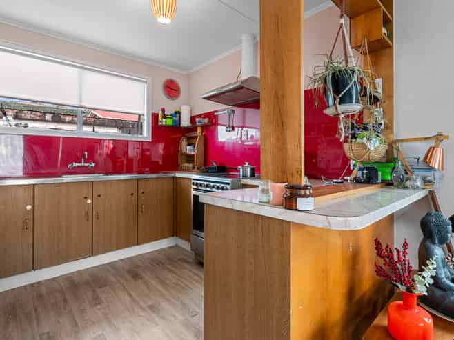 33A Kawaha Point Road, Fairy Springs