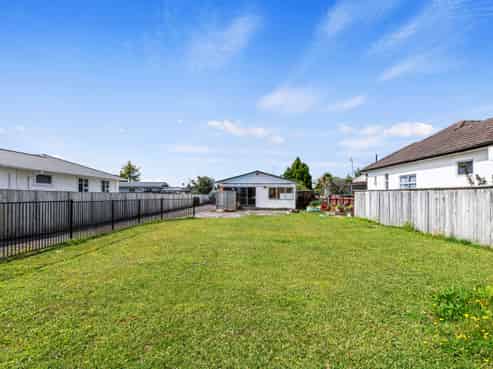 33A Kawaha Point Road, Fairy Springs