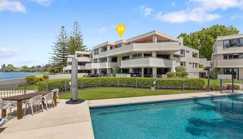 10/2 Sixth Avenue, Avenues