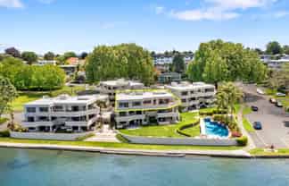 10/2 Sixth Avenue, Avenues