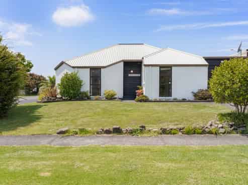 105 Everitt Crescent, Whangamata