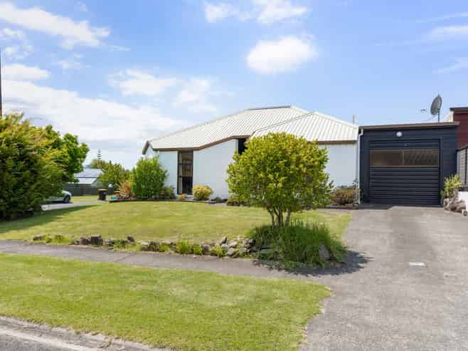 105 Everitt Crescent, Whangamata