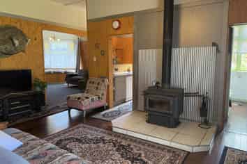  23 Oxford Street, Taylorville