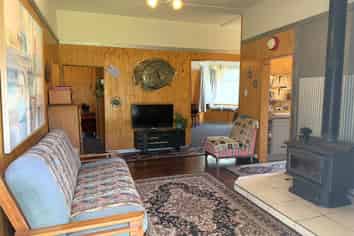  23 Oxford Street, Taylorville