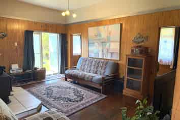  23 Oxford Street, Taylorville