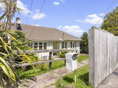 16 Westmere Crescent, Westmere