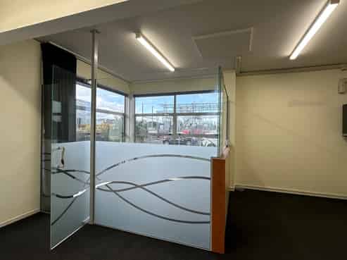 Drive-thru unit - motivated landlord 