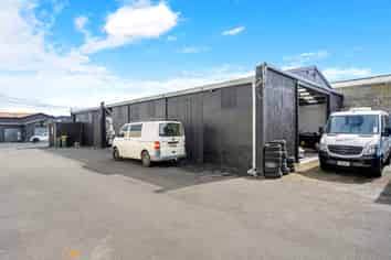 Unit A – Leased Investment (300m²)