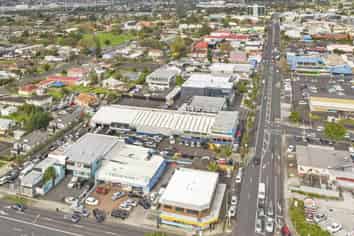 VERSATILE RETAIL, OFFICE, AND WAREHOUSE
