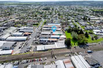 Unit B – Vacant Possession (110m²)