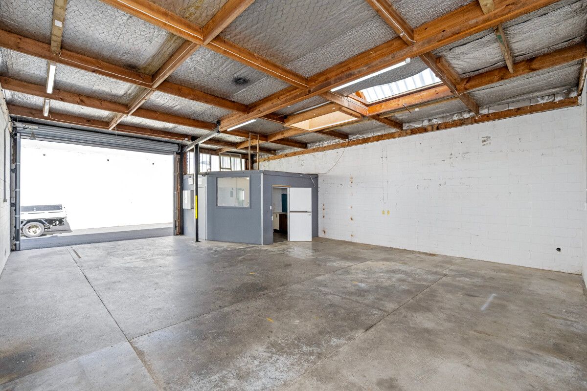 Unit B – Vacant Possession (110m²) - Widok 3