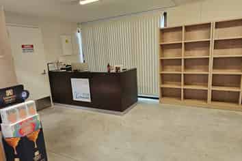 SHOWROOM / WAREHOUSE PLUS OFFICE UNIT
