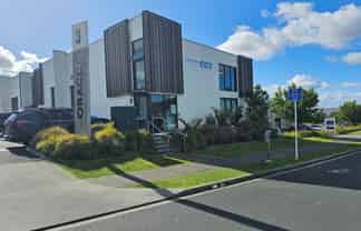 SHOWROOM / WAREHOUSE PLUS OFFICE UNIT
