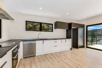 16 Hastings Grove, Wainuiomata