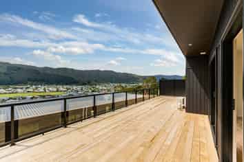 16 Hastings Grove, Wainuiomata