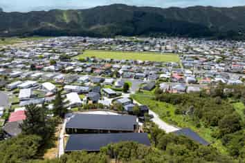 16 Hastings Grove, Wainuiomata