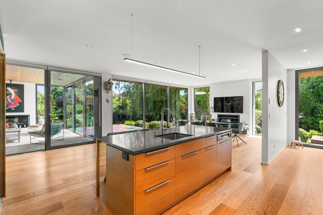 Relocated Vendor, Architectural Prestige Must Be Sold – pohled 6