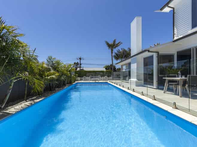 24 Nobs Line, Strandon