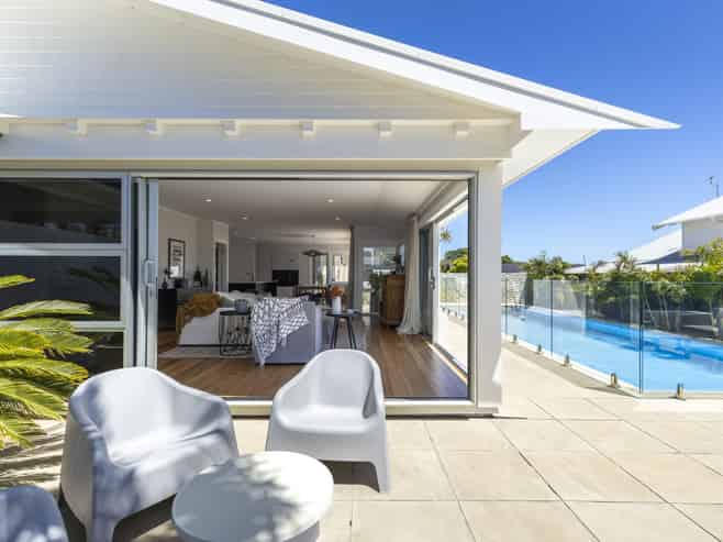 24 Nobs Line, Strandon