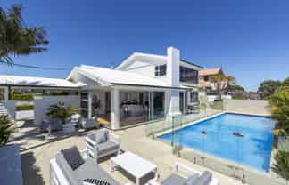 24 Nobs Line, Strandon