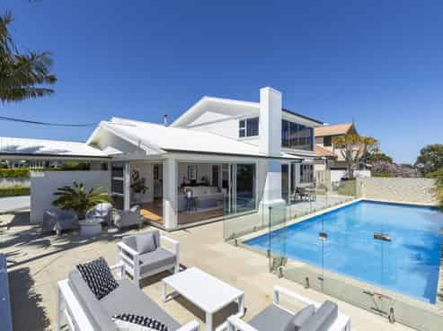 24 Nobs Line, Strandon