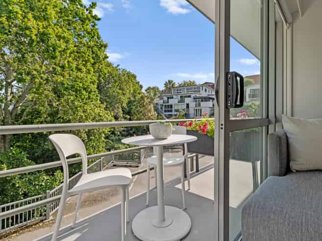 4/17 Cathedral Place, Parnell