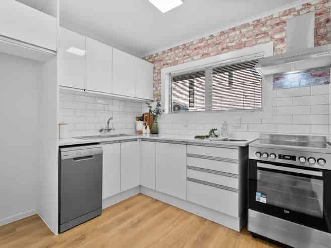 4/17 Cathedral Place, Parnell