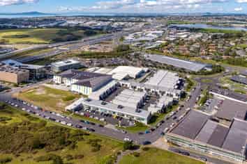 SOUGHT AFTER OFFICE / WAREHOUSE UNIT
