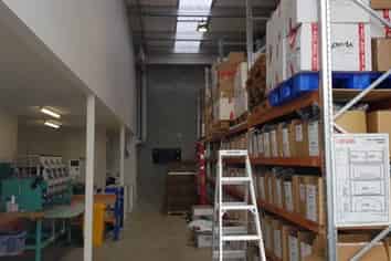 SOUGHT AFTER OFFICE / WAREHOUSE UNIT
