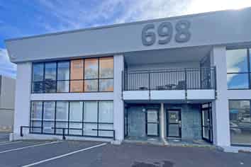 MODERN FIRST FLOOR PENROSE OFFICE
